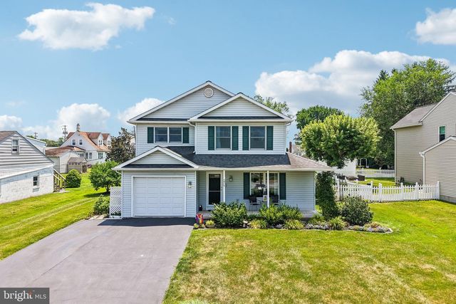 12 LAWN AVE, Norristown, PA 19403