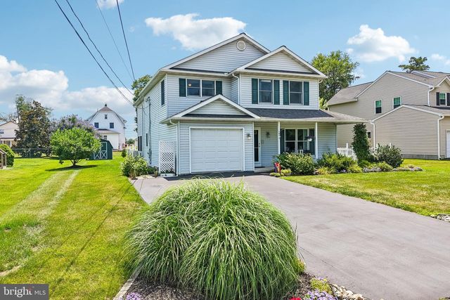 12 LAWN AVE, Norristown, PA 19403
