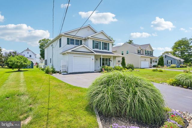 12 LAWN AVE, Norristown, PA 19403