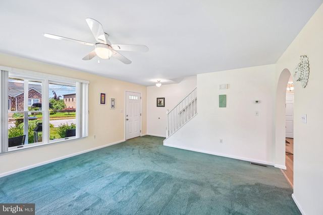 12 LAWN AVE, Norristown, PA 19403
