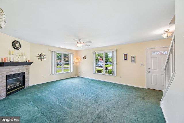 12 LAWN AVE, Norristown, PA 19403