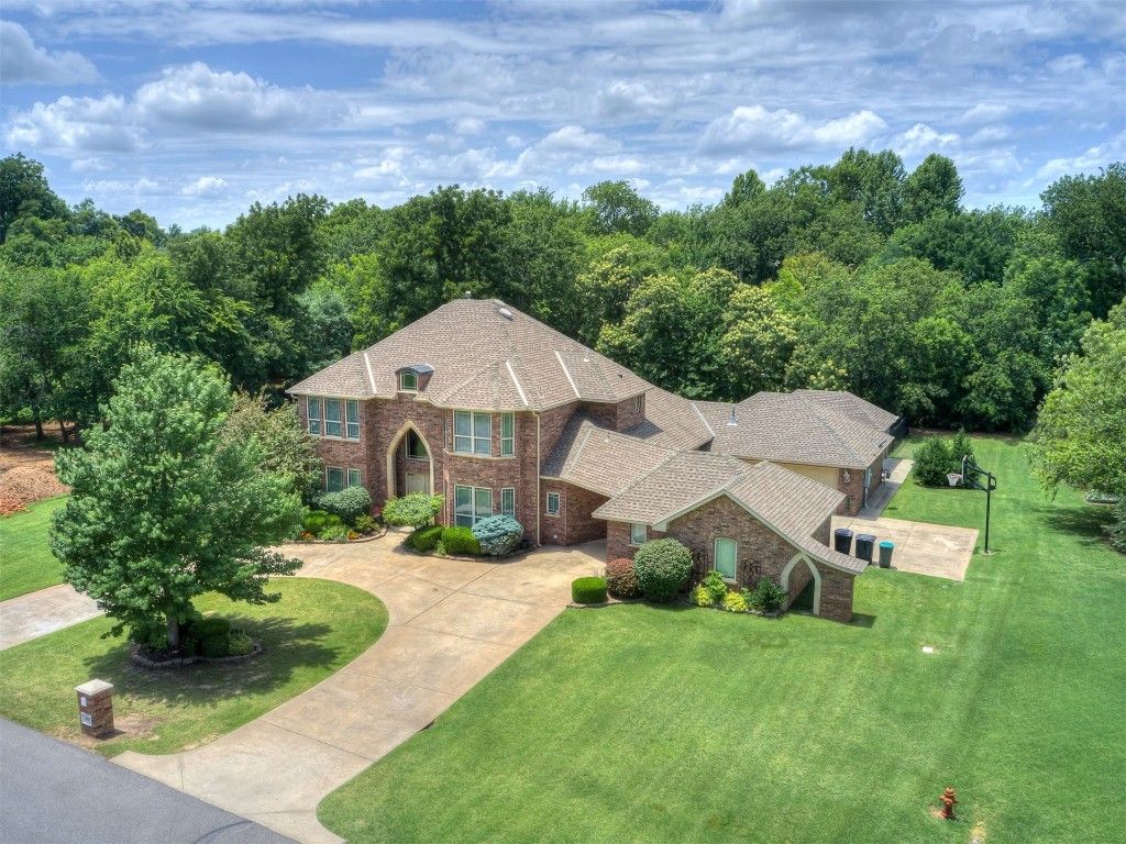 401 S Riverside Drive, Moore, OK 73160