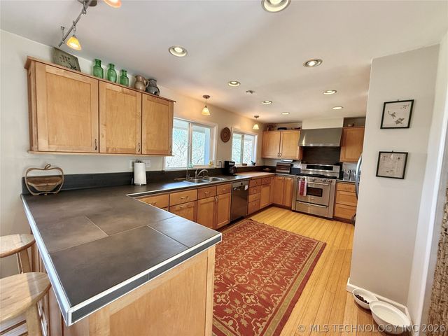 537 Lexington Road, Sapulpa, OK 74066