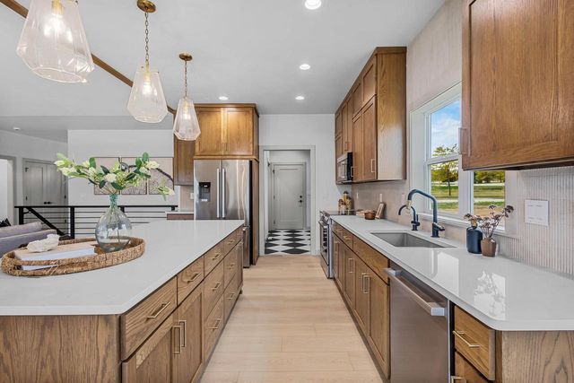 541 SECURITY BOULEVARD, Green Bay, WI 54313