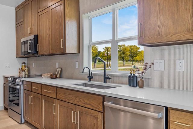 541 SECURITY BOULEVARD, Green Bay, WI 54313