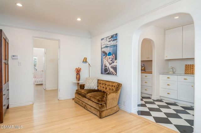 975 Loma Vista Place, Santa Paula, CA 93060