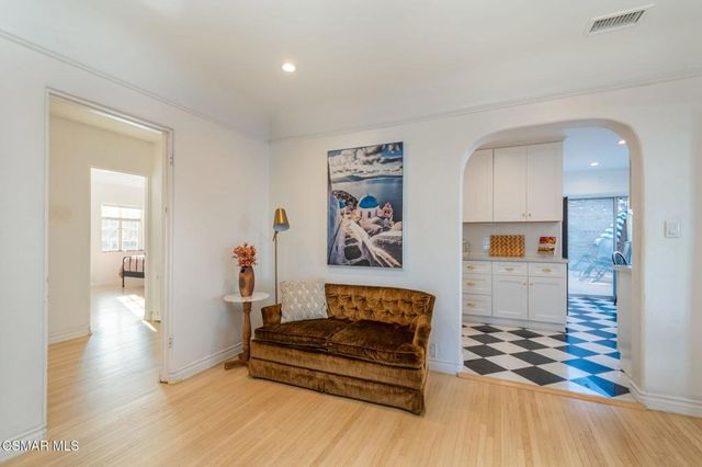 975 Loma Vista Place, Santa Paula, CA 93060