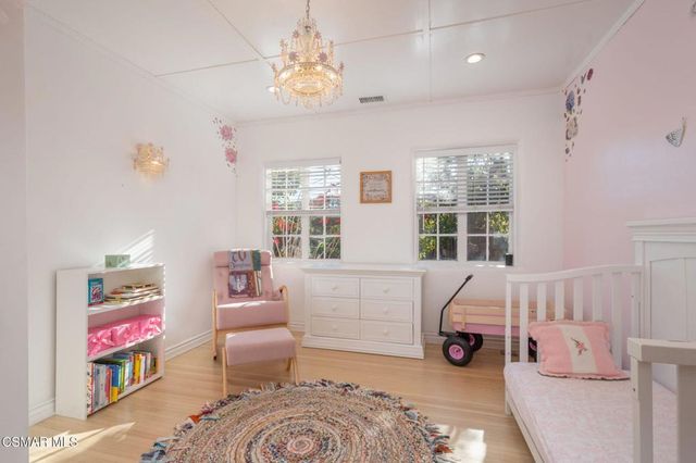 975 Loma Vista Place, Santa Paula, CA 93060