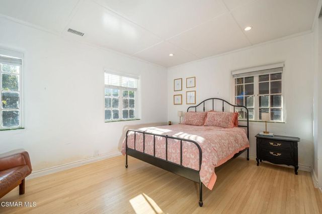 975 Loma Vista Place, Santa Paula, CA 93060