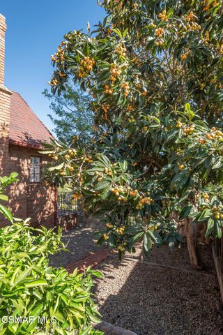 975 Loma Vista Place, Santa Paula, CA 93060