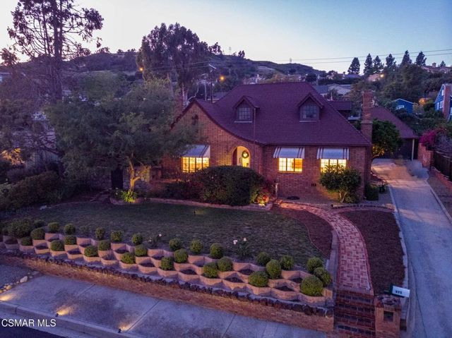 975 Loma Vista Place, Santa Paula, CA 93060