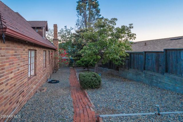 975 Loma Vista Place, Santa Paula, CA 93060