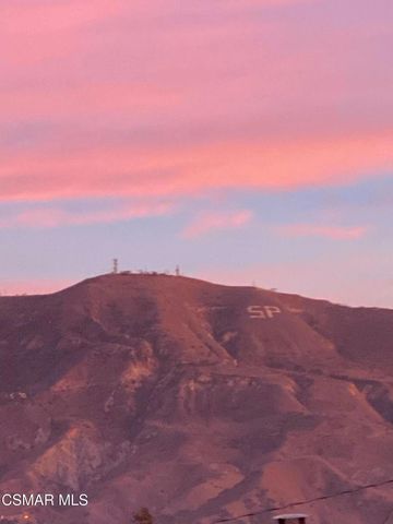 975 Loma Vista Place, Santa Paula, CA 93060