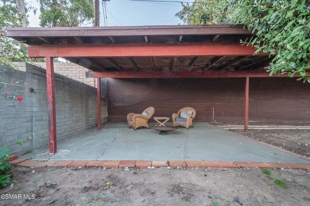 975 Loma Vista Place, Santa Paula, CA 93060