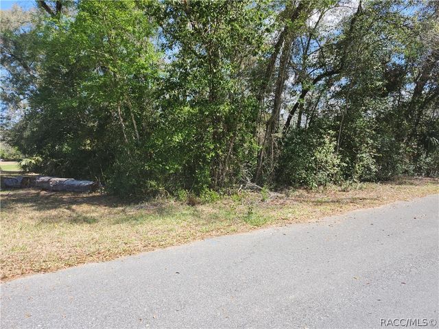 2559 W Fairway Loop, Citrus Springs, FL 34434