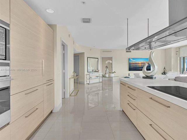 17301 Biscayne Blvd 2301, North Miami Beach, FL 33160