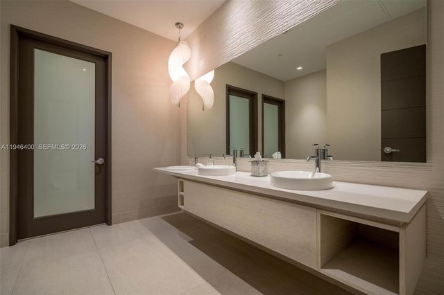 17301 Biscayne Blvd 2301, North Miami Beach, FL 33160