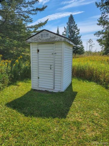 4889 E Maple Ridge 37th Road, Rock, MI 49880