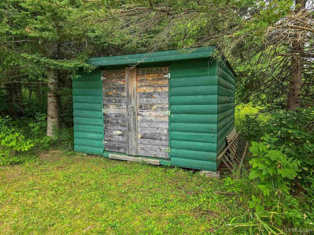 4889 E Maple Ridge 37th Road, Rock, MI 49880