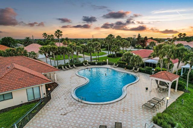 1715 Sea Fair Dr, St Augustine, FL 32080