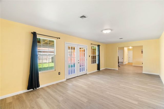 107 Daniel Moore St, Portland, TX 78374