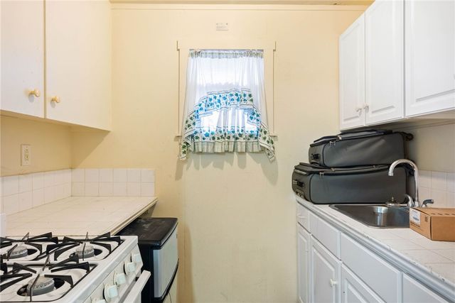 107 Daniel Moore St, Portland, TX 78374