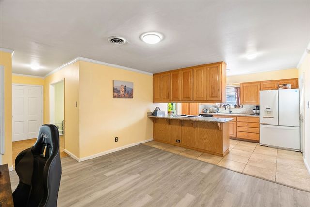 107 Daniel Moore St, Portland, TX 78374