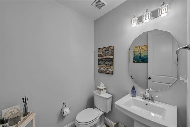 121 Alexandria WAY, Carrollton, VA 23314