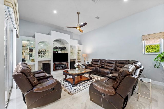 3852 Oak Ridge Circle, Weston, FL 33331