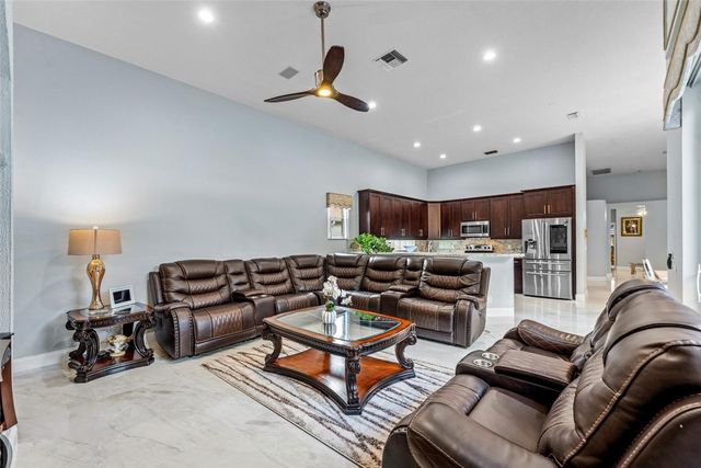 3852 Oak Ridge Circle, Weston, FL 33331