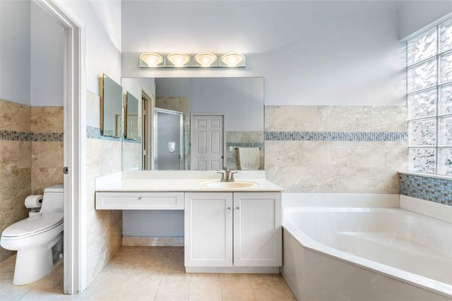 3852 Oak Ridge Circle, Weston, FL 33331