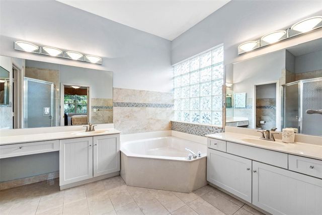 3852 Oak Ridge Circle, Weston, FL 33331