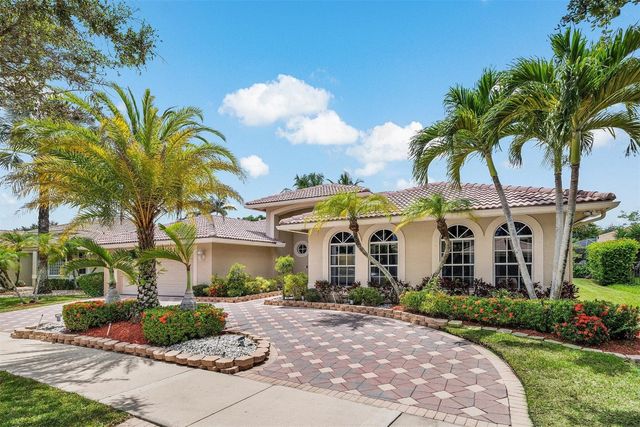 3852 Oak Ridge Circle, Weston, FL 33331