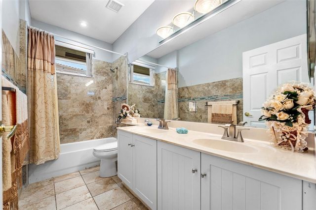 3852 Oak Ridge Circle, Weston, FL 33331