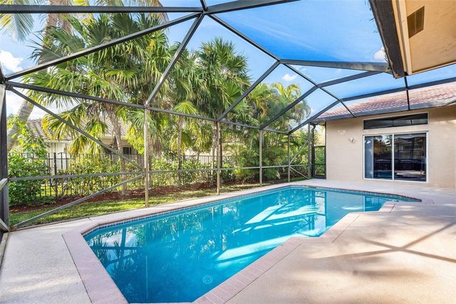 3852 Oak Ridge Circle, Weston, FL 33331