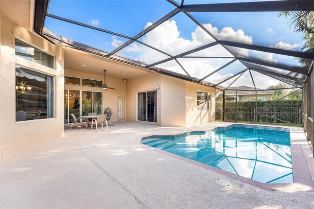 3852 Oak Ridge Circle, Weston, FL 33331