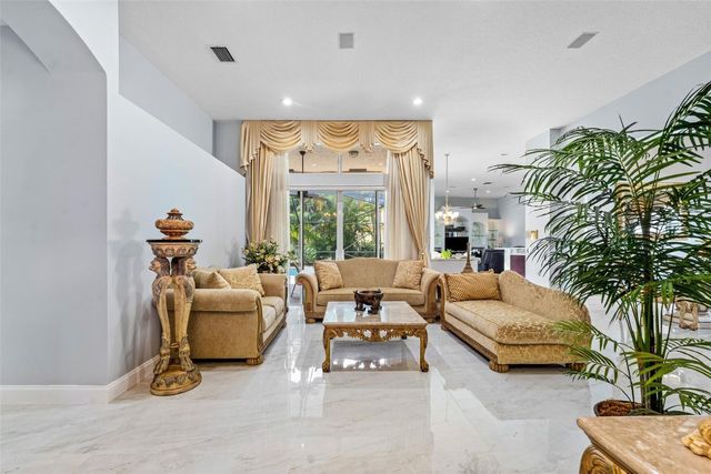 3852 Oak Ridge Circle, Weston, FL 33331