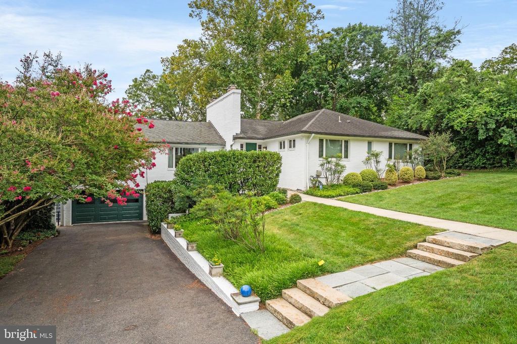 9219 LEVELLE DR, Chevy Chase, MD 20815