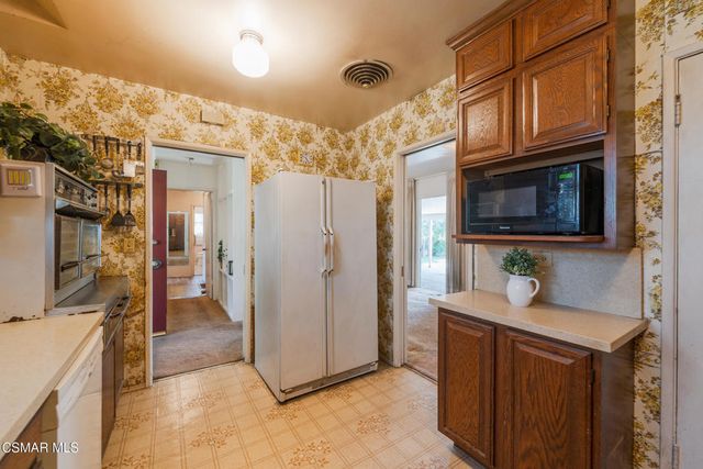 9299 Dorrington Place, Arleta, CA 91331