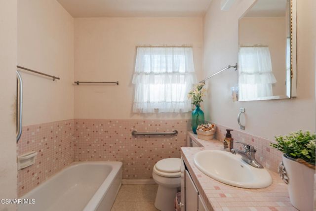 9299 Dorrington Place, Arleta, CA 91331