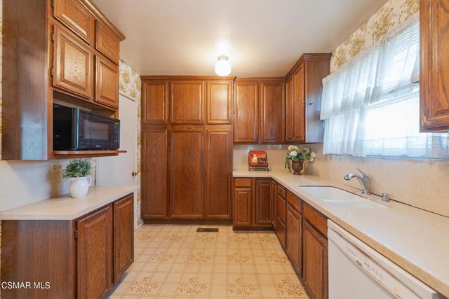 9299 Dorrington Place, Arleta, CA 91331