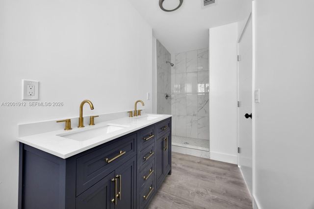 2956 NW 44 ST, Miami, FL 33142