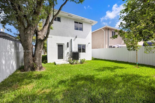 2956 NW 44 ST, Miami, FL 33142