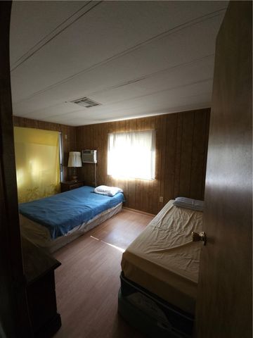 962 Surf Spray Drive, Bullhead City, AZ 86442