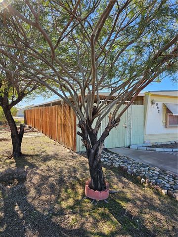 962 Surf Spray Drive, Bullhead City, AZ 86442