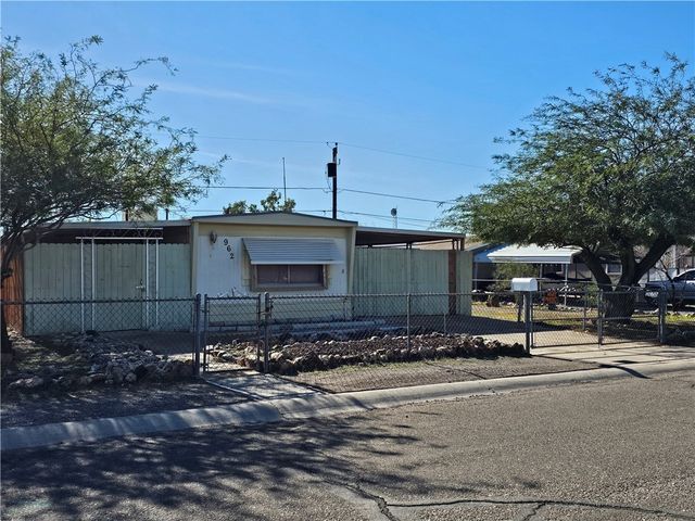 962 Surf Spray Drive, Bullhead City, AZ 86442