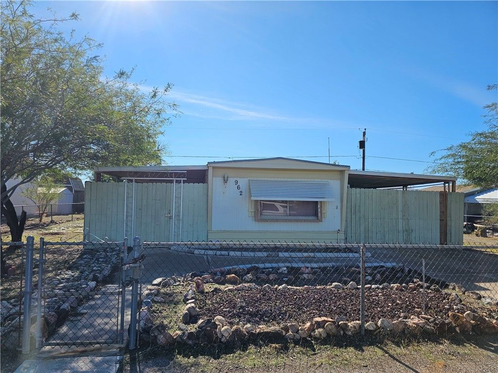962 Surf Spray Drive, Bullhead City, AZ 86442
