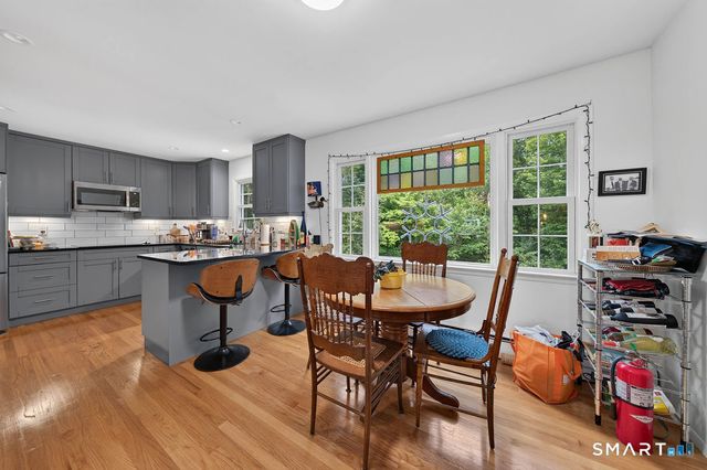 11 Jeffrey Lane, Branford, CT 06405
