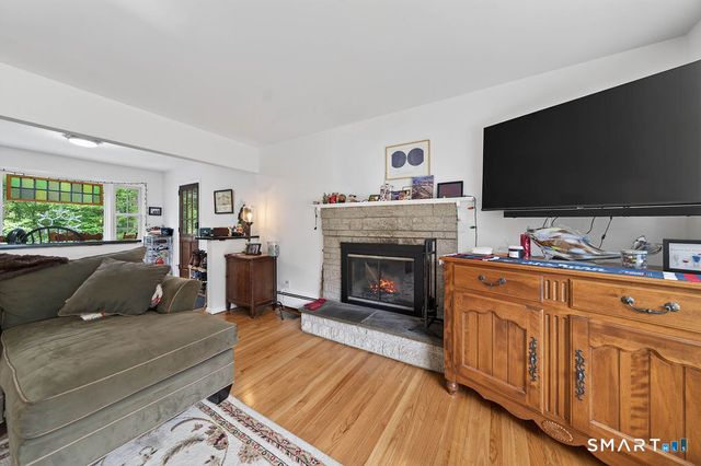 11 Jeffrey Lane, Branford, CT 06405