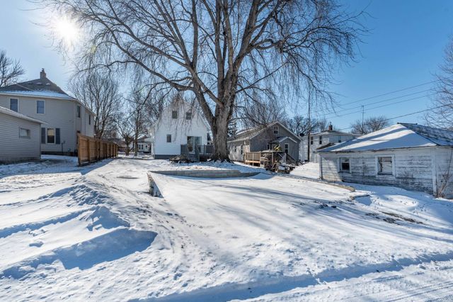 231 E Snelling Avenue, Appleton, MN 56208